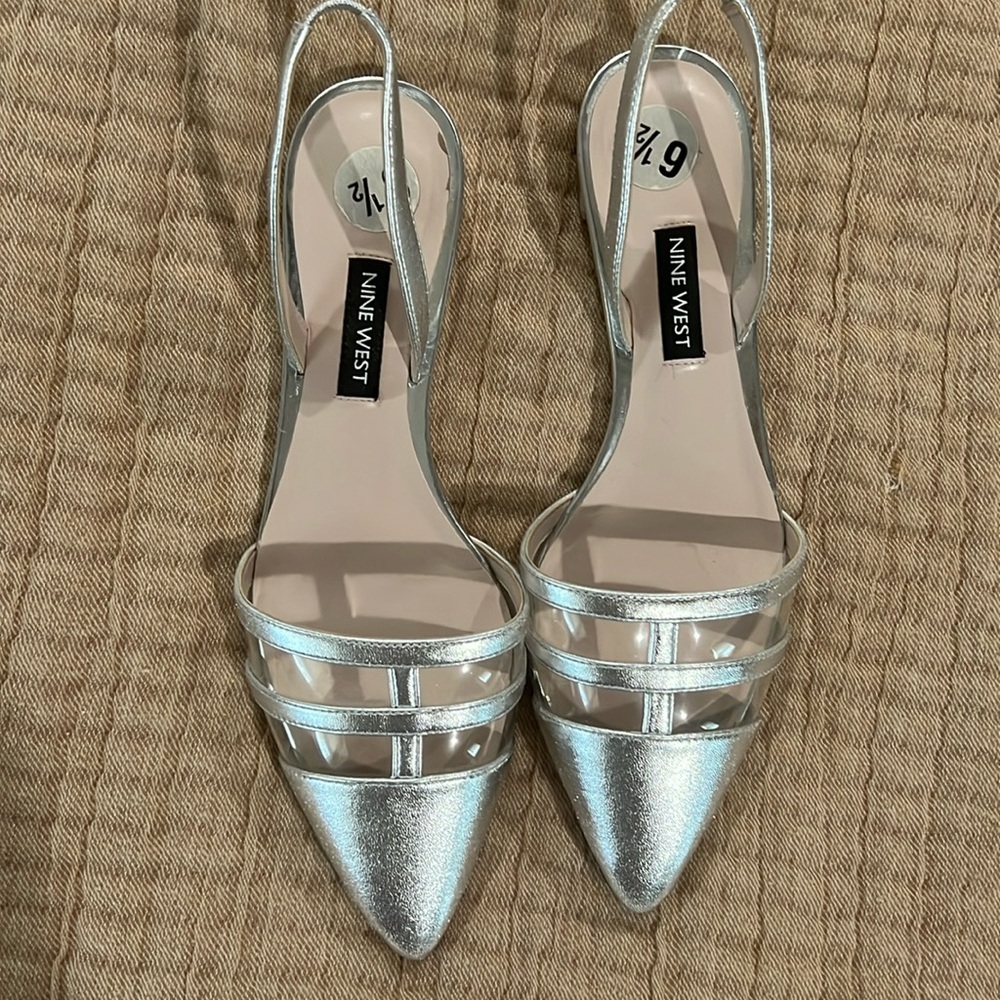 Silver slingback flats. Don’t fit me anymore 😣